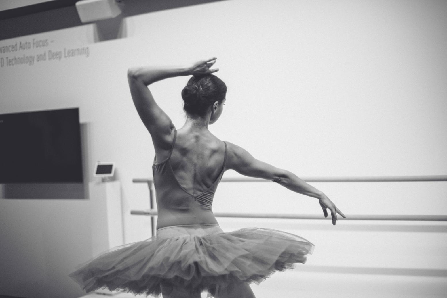 Studio di danza berivaxolpen con specchi e sistema audio professionale